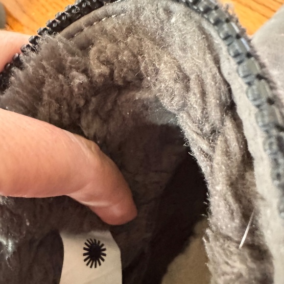 UGG Women's Mini Florence Boot, Charcoal Gray, Size 7 - Picture 10 of 13